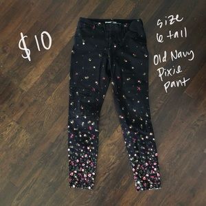 Old Navy Floral Print Pixie Pant